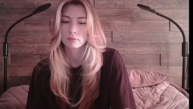 Snapshot of ErikaShyy chatting on March 2025 10:24:01 AM ErikaShyy online show from March 2025 10:24:01 AM