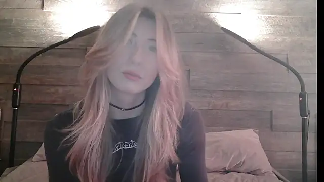 Snapshot of ErikaShyy chatting on March 2025 07:32:01 AM ErikaShyy online show from March 2025 07:32:01 AM