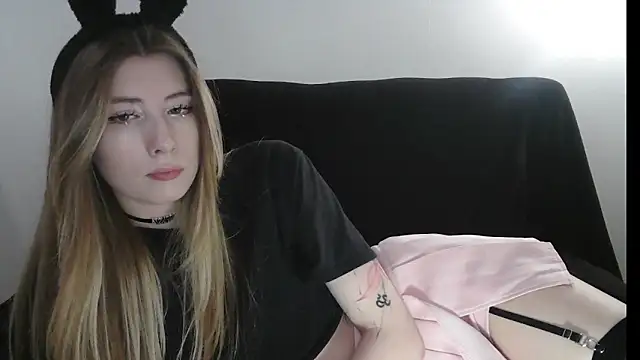 ErikaShyy online show from June 2026 11:13:02 AM