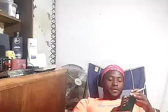 Snapshot of bull_Giant chatting on December 2024 11:06:02 PM bull Giant online show from December 2024 11:06:02 PM