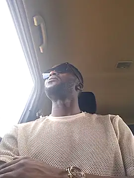 Snapshot of bull_Giant chatting on December 2024 02:14:02 PM bull Giant online show from December 2024 02:14:02 PM