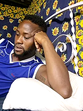 Snapshot of bull_Giant chatting on February 2025 02:19:01 AM bull Giant online show from February 2025 02:19:01 AM