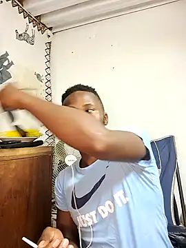 Snapshot of bull_Giant chatting on February 2025 02:02:01 PM bull Giant online show from February 2025 02:02:01 PM