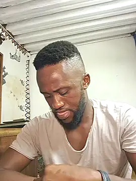 Snapshot of bull_Giant chatting on February 2025 10:03:02 PM bull Giant online show from February 2025 10:03:02 PM