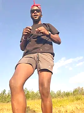 Snapshot of bull_Giant chatting on March 2025 03:06:01 PM bull Giant online show from March 2025 03:06:01 PM