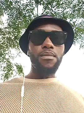 Snapshot of bull_Giant chatting on March 2025 11:32:01 AM bull Giant online show from March 2025 11:32:01 AM