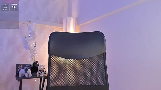 Snapshot of CyntiaAdams chatting on February 2025 06:59:01 PM CyntiaAdams online show from February 2025 06:59:01 PM