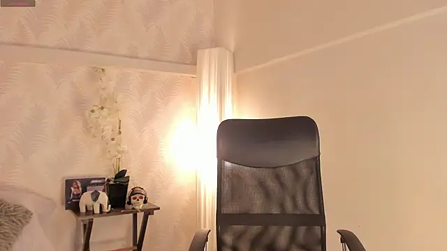 Snapshot of CyntiaAdams chatting on February 2025 06:09:01 PM CyntiaAdams online show from February 2025 06:09:01 PM