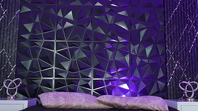 LiaFlowers online show from December 2025 12:57:02 PM