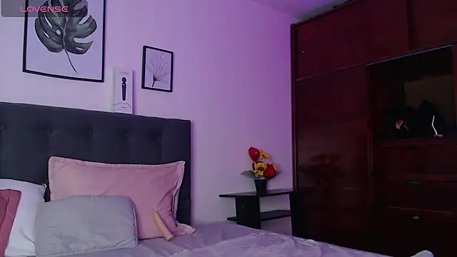 shirly vannicelli online show from February 2025 11:08:02 PM