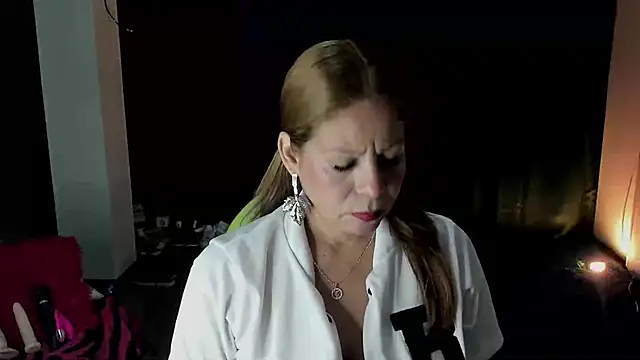 shirly vannicelli online show from November 2025 03:38:02 AM