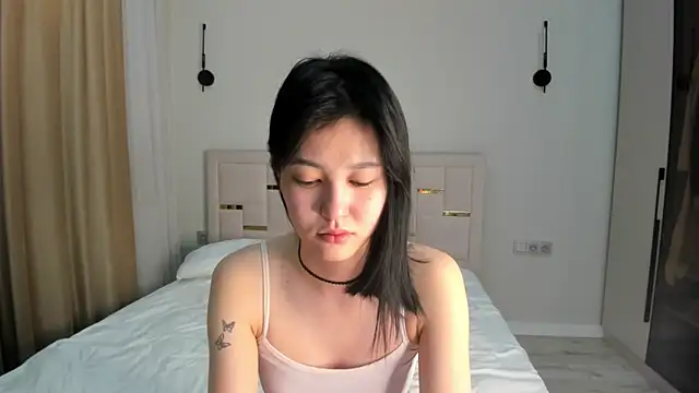 Lola Peach online show from February 2026 05:30:02 AM