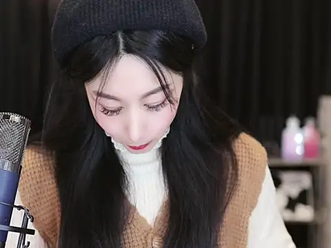 Nuyoah-77 online show from February 2025 05:53:02 PM