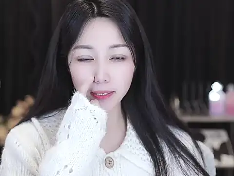 Nuyoah-77 online show from March 2026 06:18:02 AM