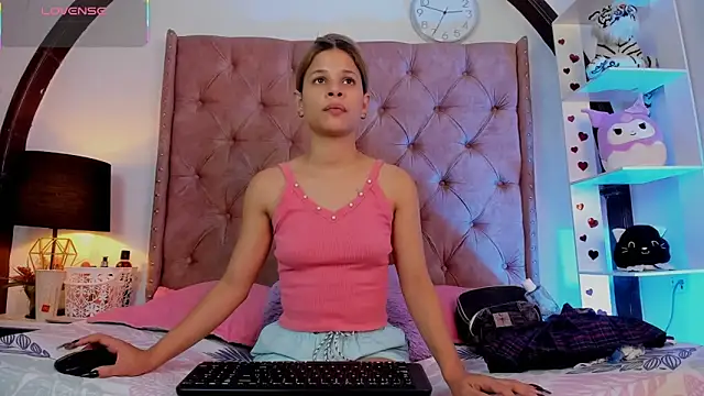 Snapshot of LadyAvalon chatting on March 2025 07:45:02 PM LadyAvalon online show from March 2025 07:45:02 PM