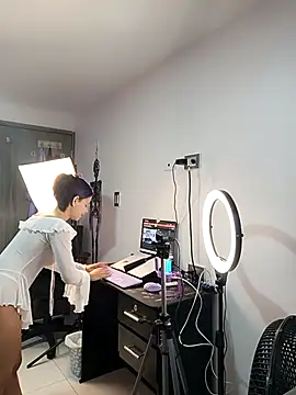 Snapshot of LadyAvalon chatting on February 2026 08:29:01 PM LadyAvalon online show from February 2026 08:29:01 PM