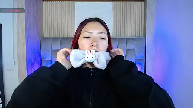 Mia Rinn online show from October 2025 01:21:01 PM