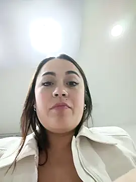 Lesly 10- online show from November 2025 06:29:01 PM