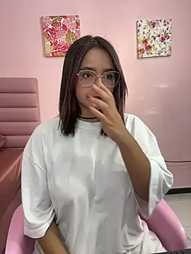 Snapshot of kae_styles chatting on December 2025 08:05:01 PM kae styles online show from December 2025 08:05:01 PM