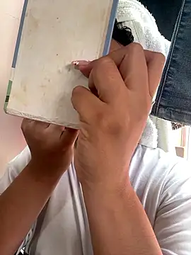 Snapshot of kae_styles chatting on January 2026 04:01:02 PM kae styles online show from January 2026 04:01:02 PM