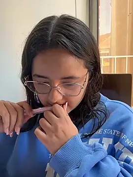 Snapshot of kae_styles chatting on February 2026 03:51:01 PM kae styles online show from February 2026 03:51:01 PM