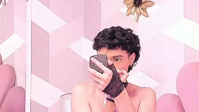 KylieMonnett online show from May 2026 02:20:02 AM