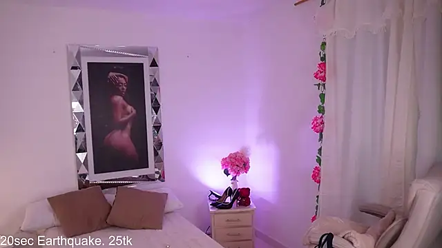 Snapshot of Alondrasparrow2 chatting on March 2025 02:08:01 AM Alondrasparrow2 online show from March 2025 02:08:01 AM