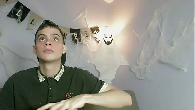 zacariasss  online show from October 2025 03:40:01 AM