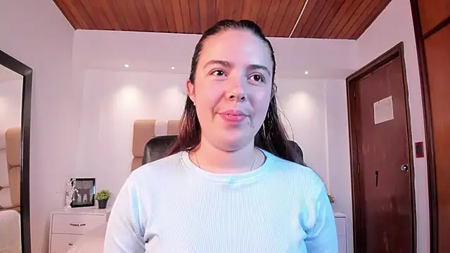 Lyssa Muller online show from October 2025 01:53:02 PM