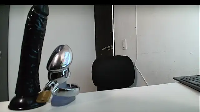 Snapshot of latinfeet-qos chatting on March 2025 07:05:01 PM latinfeet-qos online show from March 2025 07:05:01 PM