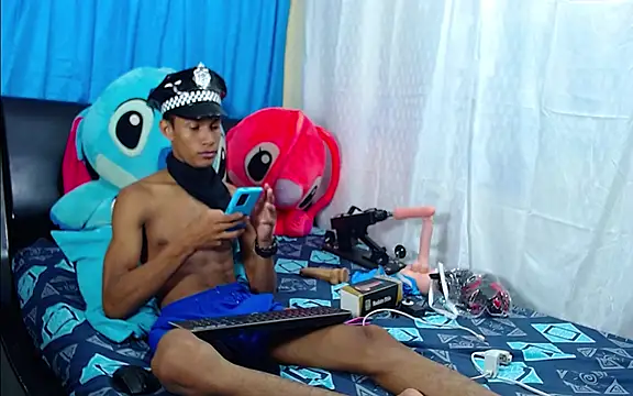 Snapshot of Ryan_Vergon chatting on January 2025 06:01:02 AM Ryan Vergon online show from January 2025 06:01:02 AM