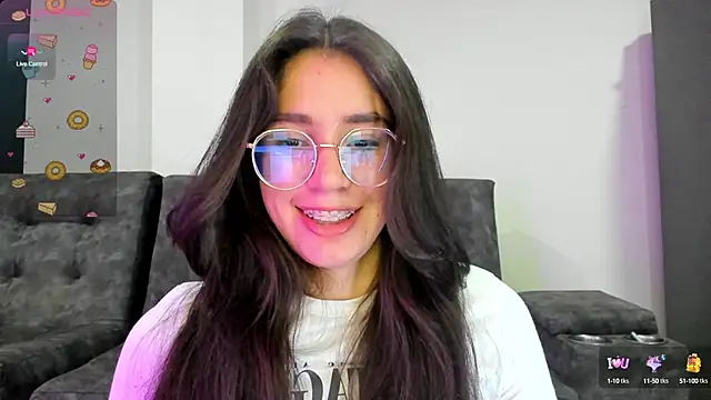 Snapshot of emmadiaz1 chatting on February 2025 02:31:01 AM emmadiaz1 online show from February 2025 02:31:01 AM