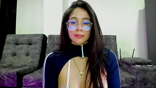 Snapshot of emmadiaz1 chatting on September 2025 05:02:02 AM emmadiaz1 online show from September 2025 05:02:02 AM