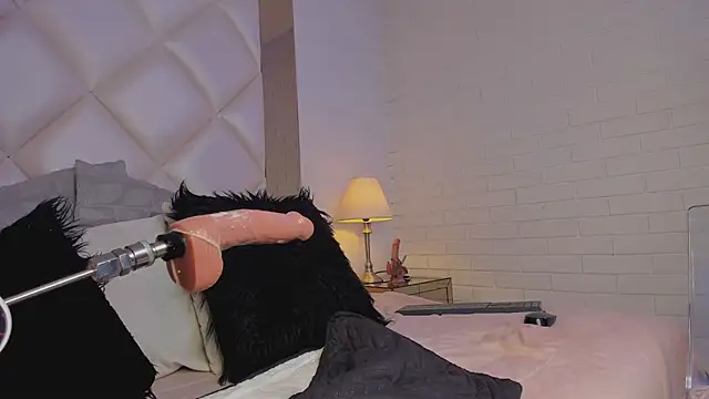 Snapshot of KimRoussee chatting on February 2025 06:51:01 AM KimRoussee online show from February 2025 06:51:01 AM