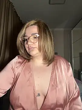 Snapshot of Leya__Droit chatting on February 2025 08:22:01 PM Leya Droit online show from February 2025 08:22:01 PM
