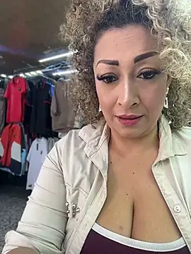 Katti Barrera online show from July 2026 07:02:02 PM
