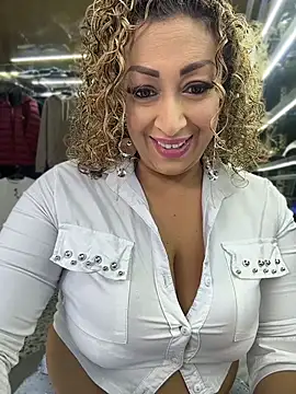 Katti Barrera online show from July 2026 09:21:02 PM