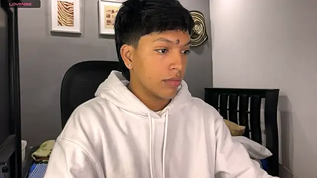 Snapshot of Xander_bonnet1 chatting on January 2025 12:56:01 PM Xander bonnet1 online show from January 2025 12:56:01 PM