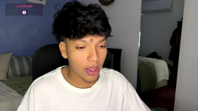 Snapshot of Xander_bonnet1 chatting on September 2025 11:12:01 AM Xander bonnet1 online show from September 2025 11:12:01 AM