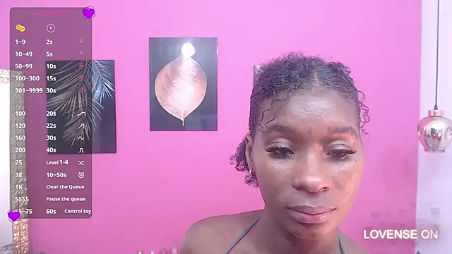 Snapshot of petitelittleebony chatting on March 2025 07:10:02 PM petitelittleebony online show from March 2025 07:10:02 PM