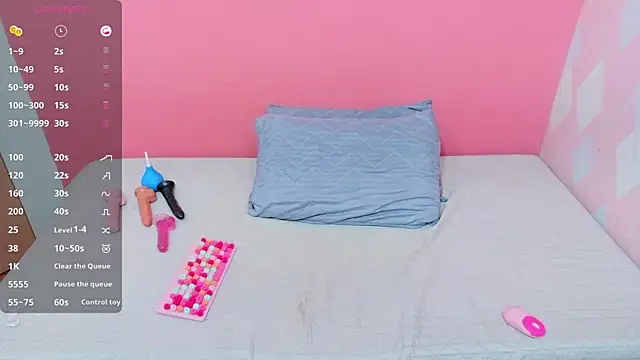 Snapshot of petitelittleebony chatting on September 2025 08:09:01 PM petitelittleebony online show from September 2025 08:09:01 PM