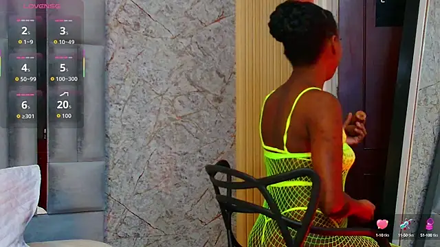 Snapshot of petitelittleebony chatting on October 2025 02:56:02 AM petitelittleebony online show from October 2025 02:56:02 AM