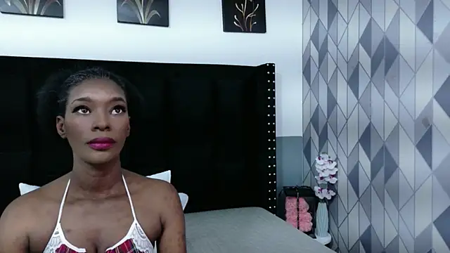 Snapshot of petitelittleebony chatting on April 2026 02:50:02 AM petitelittleebony online show from April 2026 02:50:02 AM