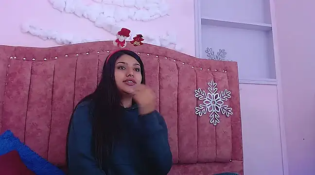 Snapshot of SarahStones chatting on December 2024 10:56:02 AM SarahStones online show from December 2024 10:56:02 AM