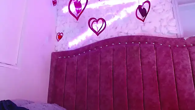 Snapshot of SarahStones chatting on February 2025 08:00:02 AM SarahStones online show from February 2025 08:00:02 AM