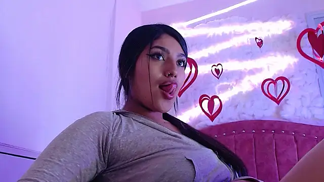 Snapshot of SarahStones chatting on February 2025 03:06:02 AM SarahStones online show from February 2025 03:06:02 AM