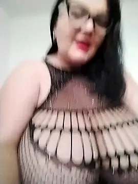 Snapshot of Madisonpalacio chatting on May 2026 06:04:01 PM Madisonpalacio online show from May 2026 06:04:01 PM