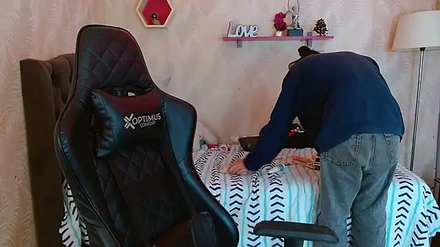 andy bell x online show from September 2025 05:40:01 AM