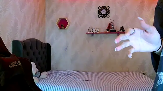 andy bell x online show from October 2025 02:39:02 AM