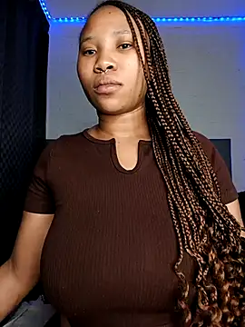 Snapshot of DrippinCaramelCutie chatting on February 2026 09:33:01 PM DrippinCaramelCutie online show from February 2026 09:33:01 PM